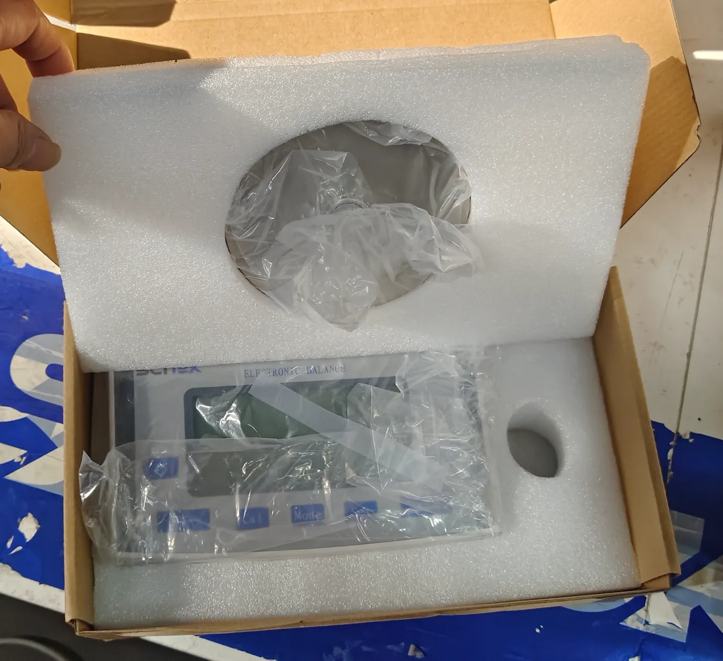Semi-micro Analytical Balance