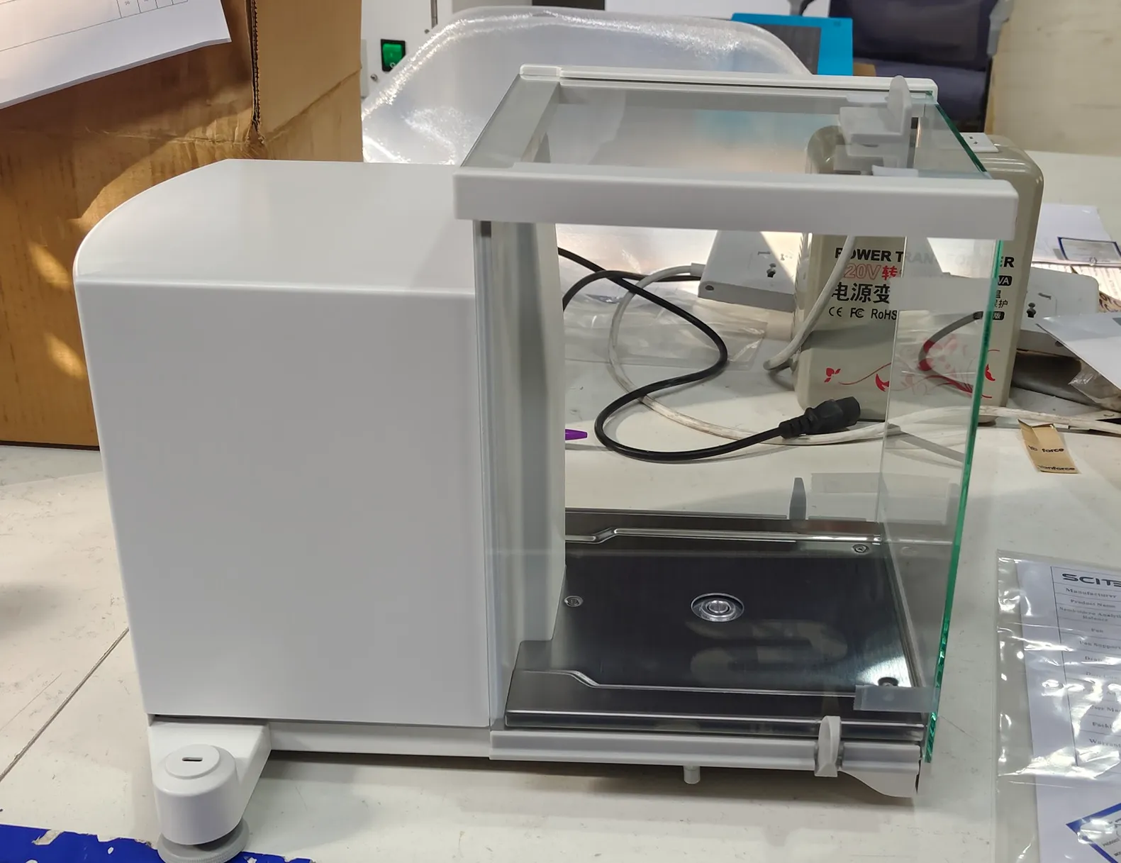 Semi-micro Analytical Balance